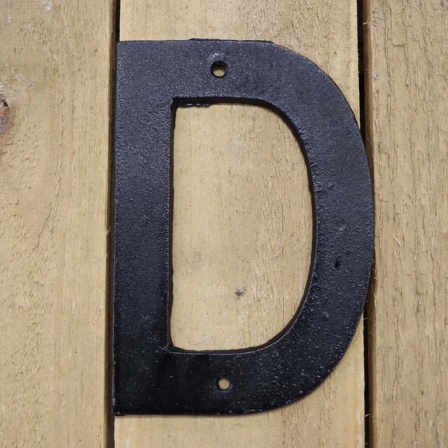 Fasadbokstav D